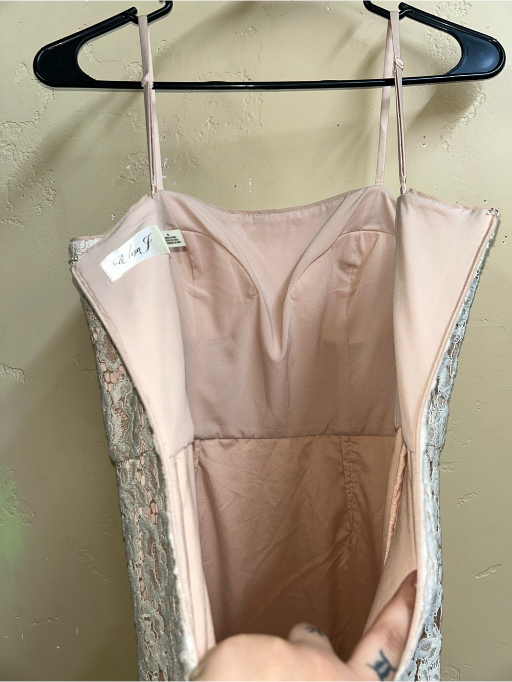 🔥5/$35🔥 Eliza J Lace Midi Dress in Champagne | Size 6 - Picture 8 of 10